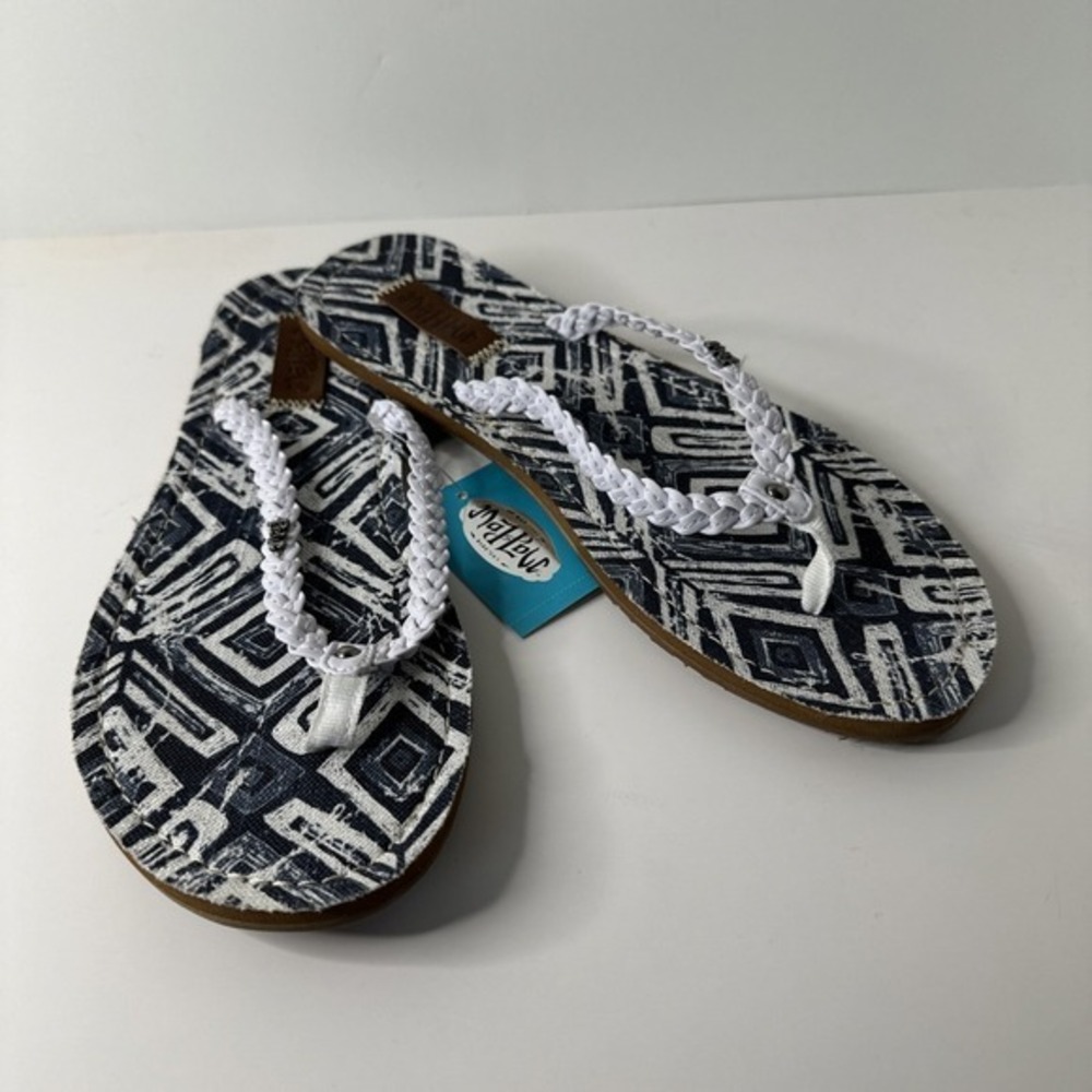 MAJ LOVE ‎ Women's Thong Sandals Size 9 Blue/ White Slip On Flats Thong Toes NWT